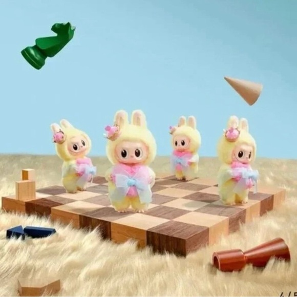 POPMART Labubu Checkmate Queen Vinyl Plush NWT - Picture 7 of 8